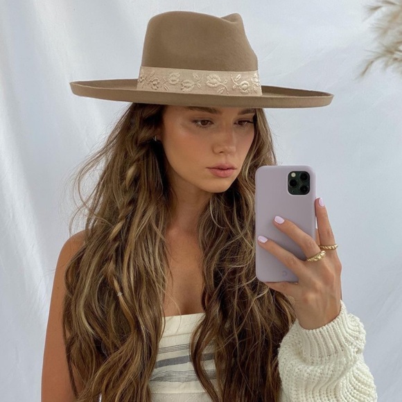 olive & pique Accessories - ✨LAST 1✨Olive & Pique “Ari” Felt Rancher Hat